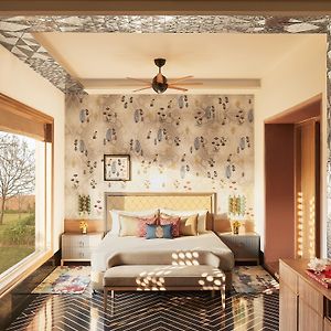 Luxury Suite Jacuzzi & Garden Sit-out